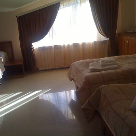 Family Hotel Yola تشبيلار المظهر الخارجي الصورة
