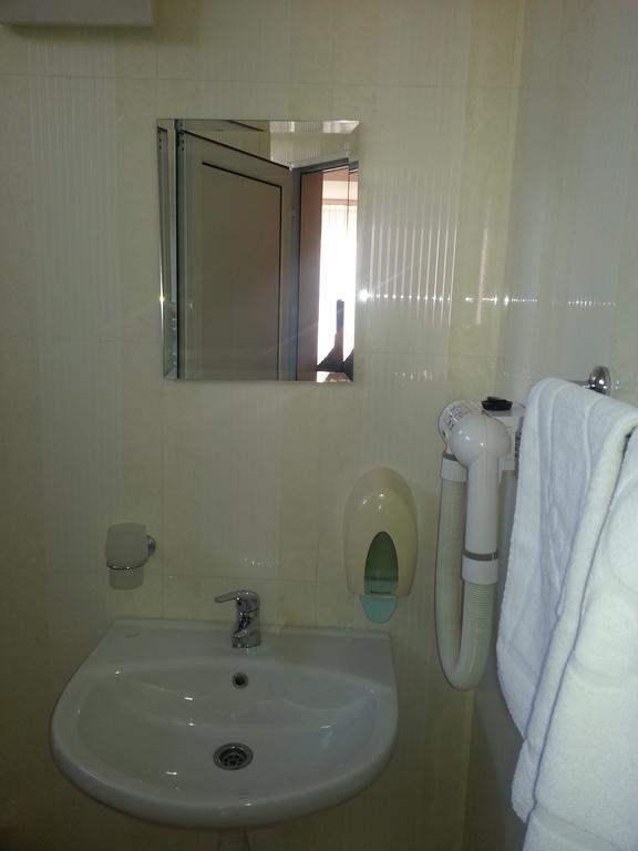 Family Hotel Yola تشبيلار الغرفة الصورة